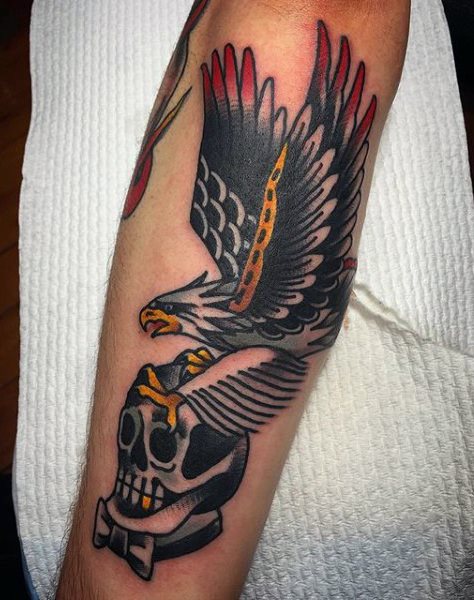tatuaje aguila para hombre 45