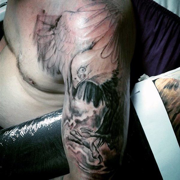 tatuaje aguila para hombre 60