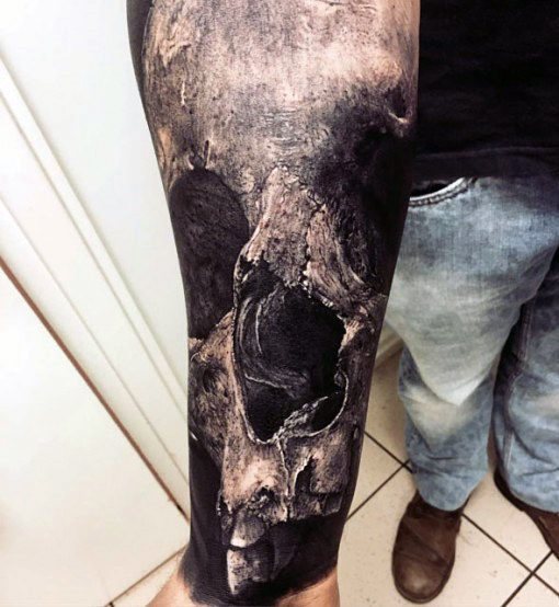 tatuaje calavera realista para hombre 05
