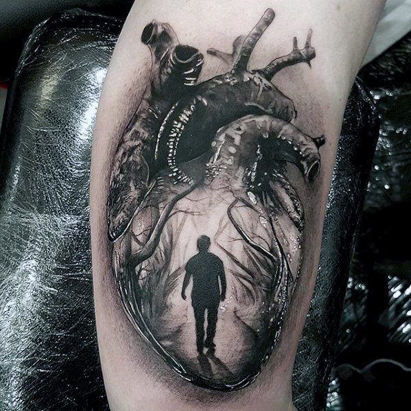 tatuaje corazon realista para hombre 19