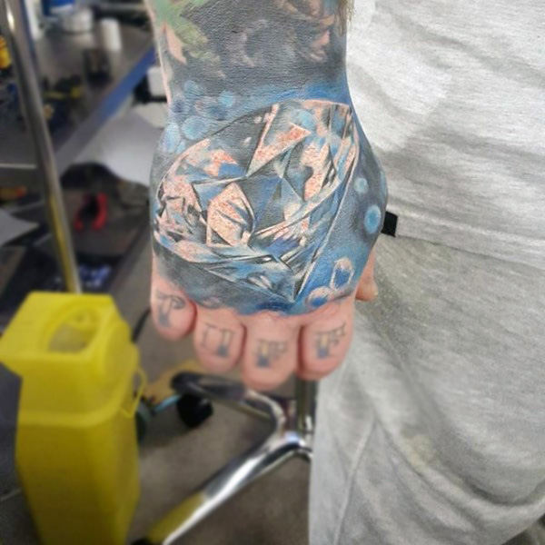 tatuaje diamante para hombre 38