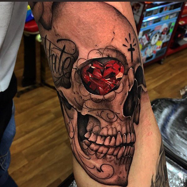 tatuaje diamante para hombre 49