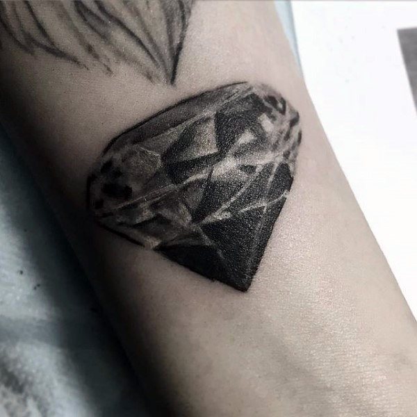 tatuaje diamante para hombre 65