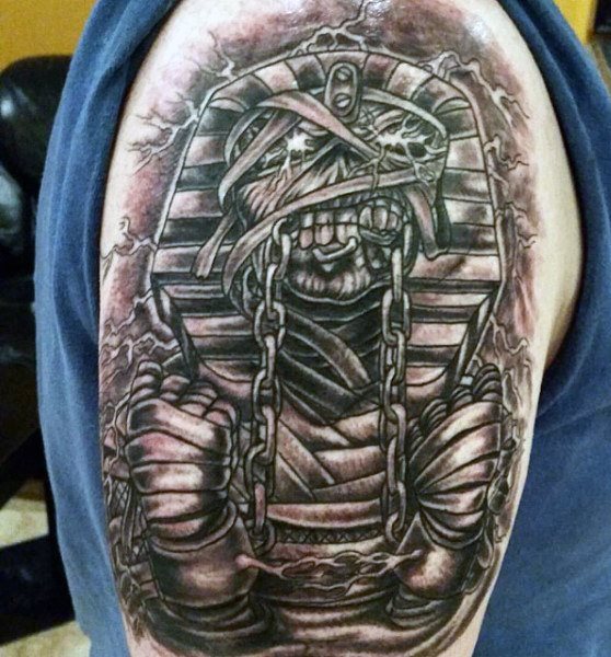 tatuaje egipcio para hombre 03