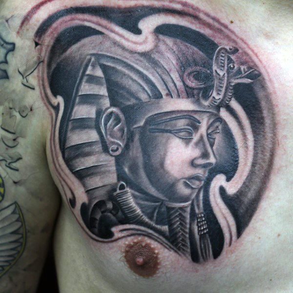 tatuaje egipcio para hombre 05