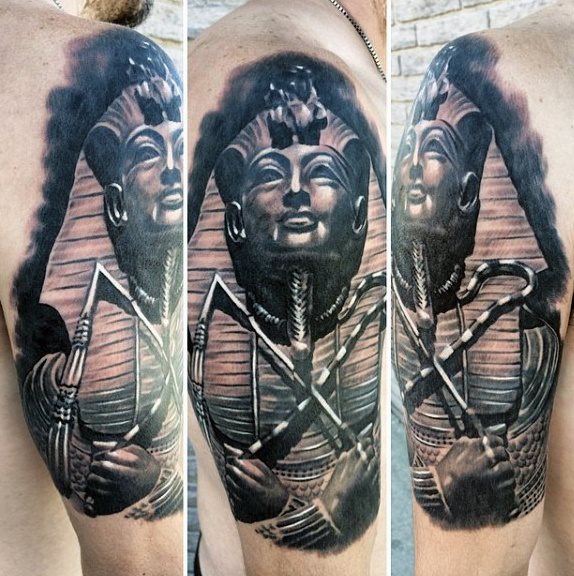 tatuaje egipcio para hombre 06