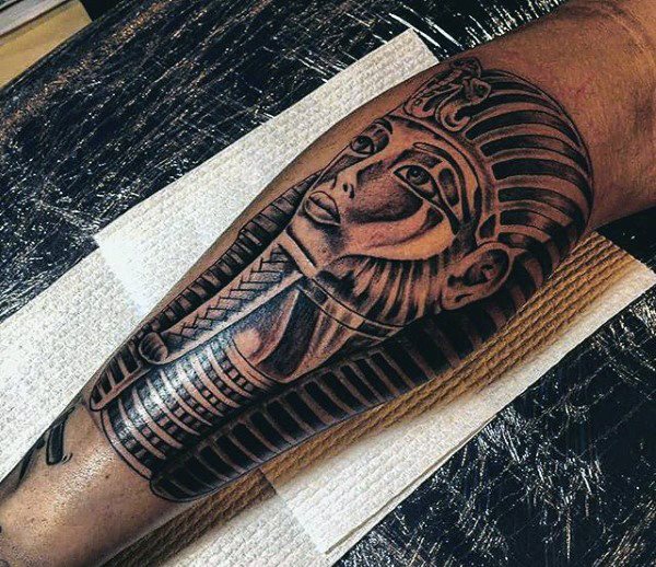 tatuaje egipcio para hombre 42