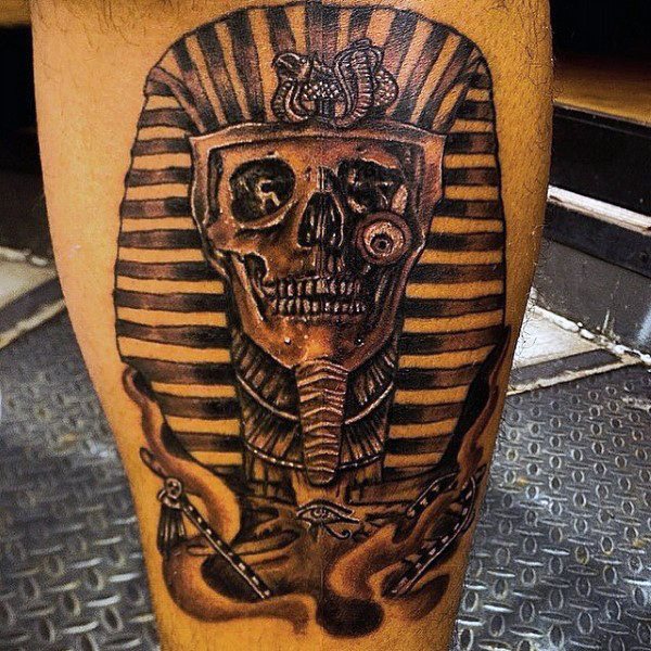 tatuaje egipcio para hombre 50