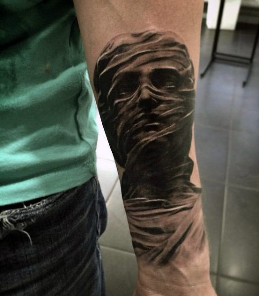 tatuaje egipcio para hombre 55