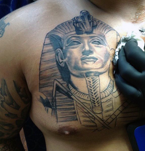tatuaje egipcio para hombre 59