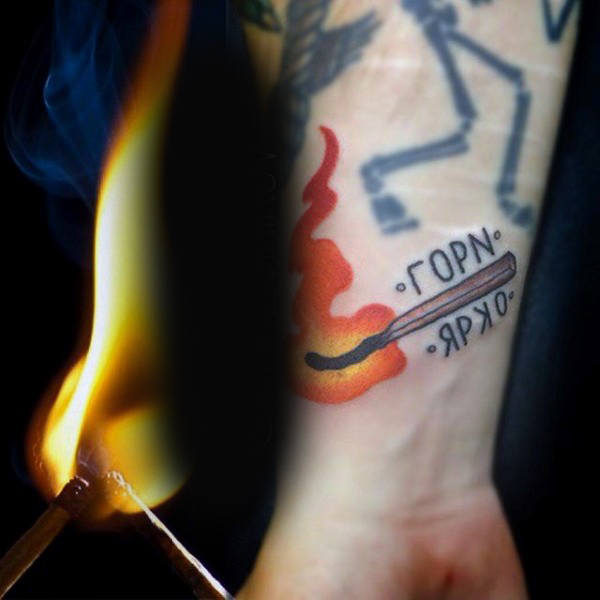 tatuaje fuego para hombre 40