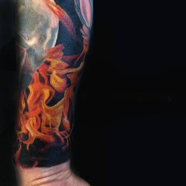 tatuaje fuego para hombre 54