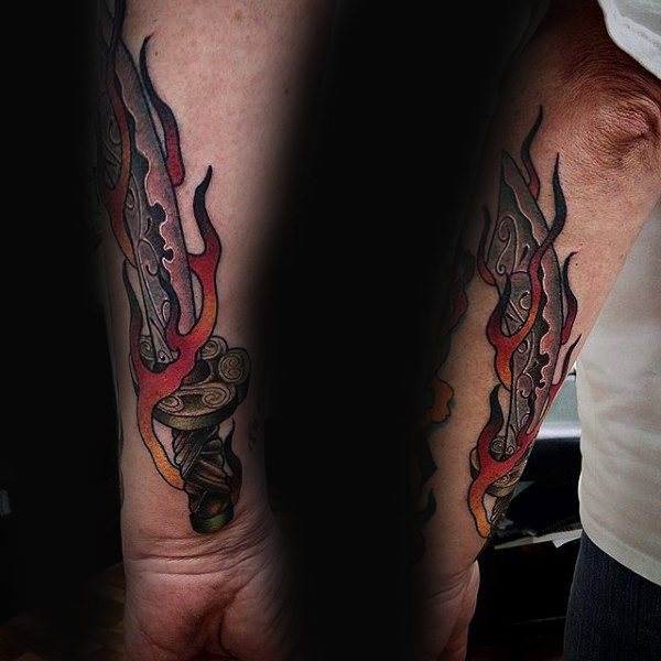 tatuaje fuego para hombre 65