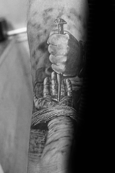 tatuaje jesus antebrazo para hombre 01