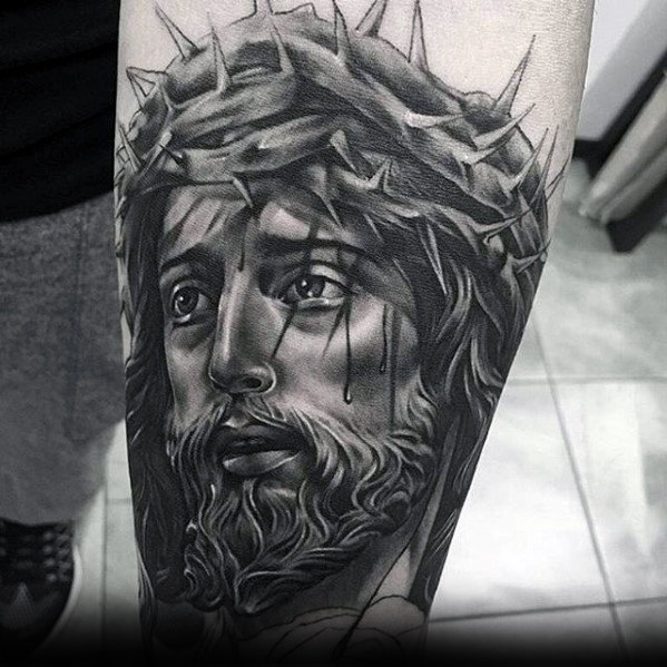 tatuaje jesus antebrazo para hombre 03