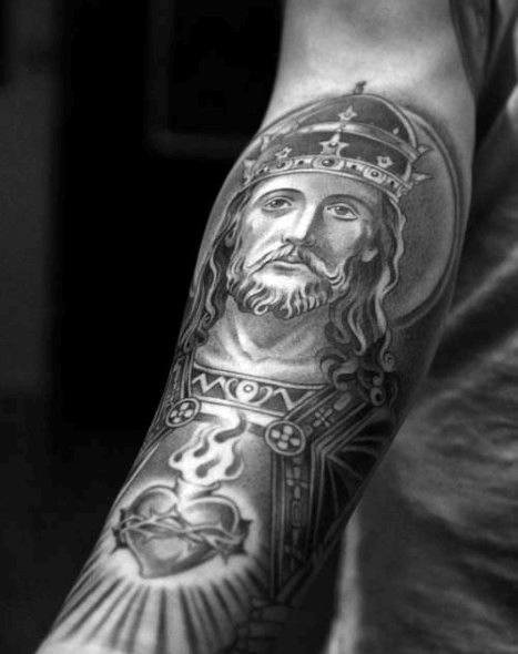 tatuaje jesus antebrazo para hombre 05