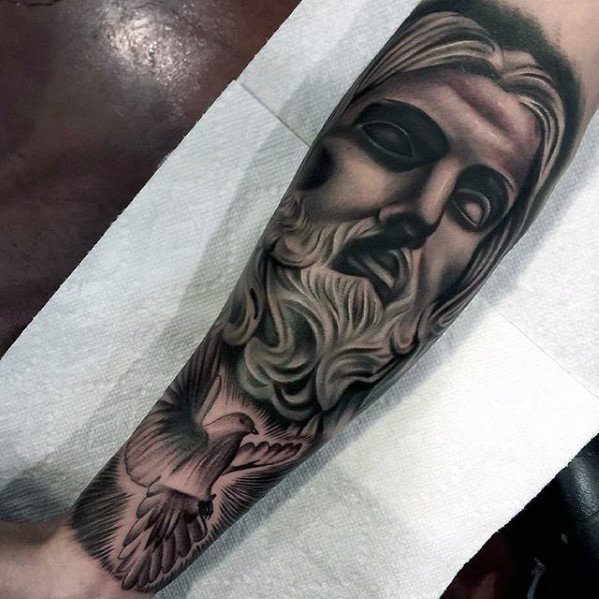 tatuaje jesus antebrazo para hombre 06