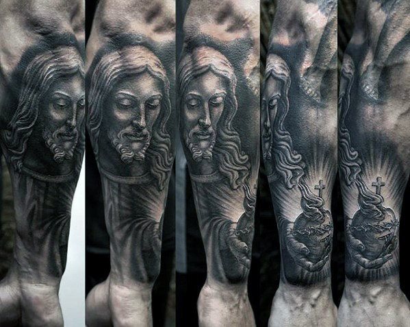 tatuaje jesus antebrazo para hombre 08