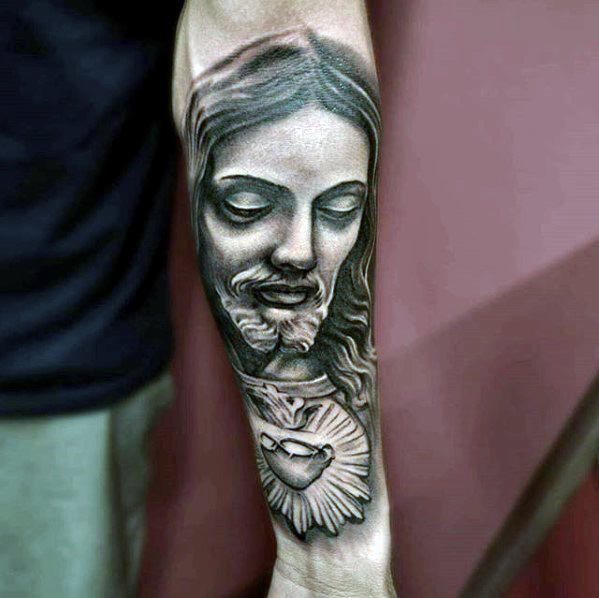 tatuaje jesus antebrazo para hombre 17