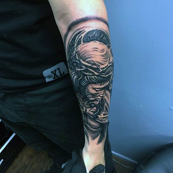 tatuaje jesus antebrazo para hombre 33