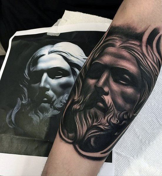 tatuaje jesus antebrazo para hombre 35