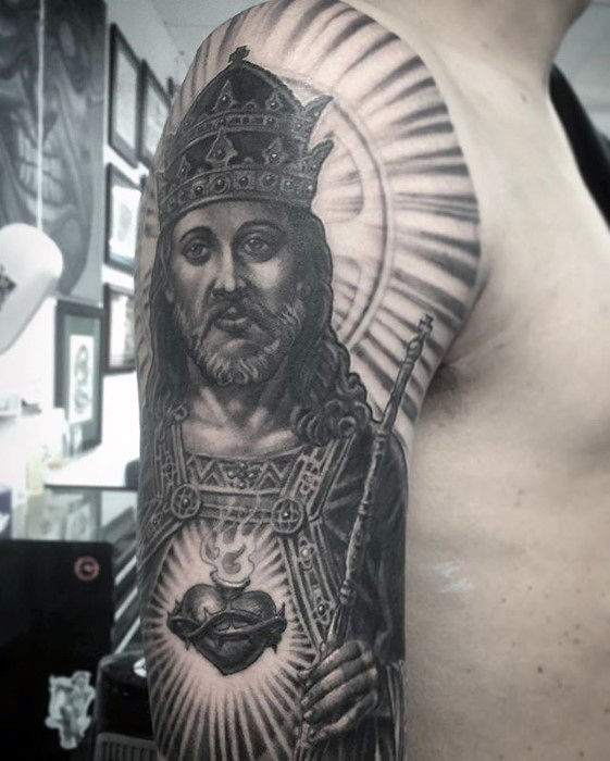 tatuaje jesus brazo para hombre 04