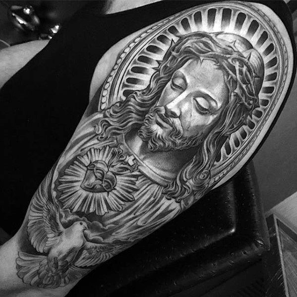 tatuaje jesus brazo para hombre 08