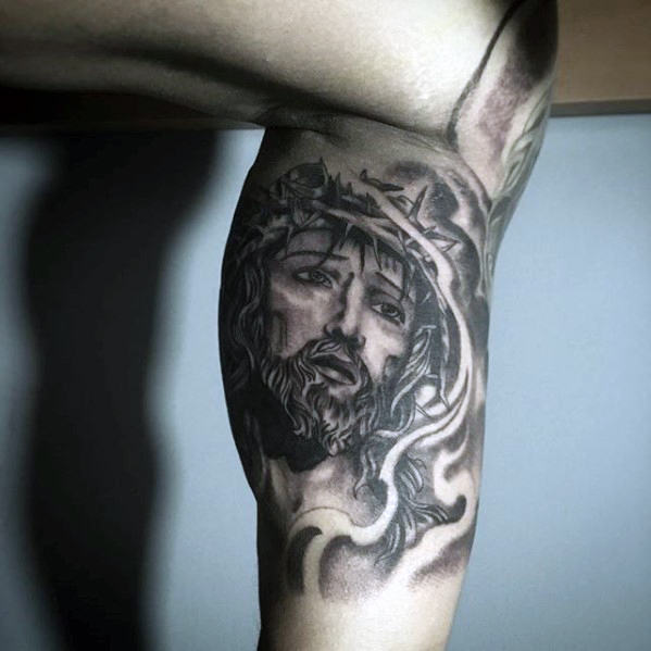 tatuaje jesus brazo para hombre 14