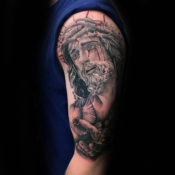 tatuaje jesus brazo para hombre 20