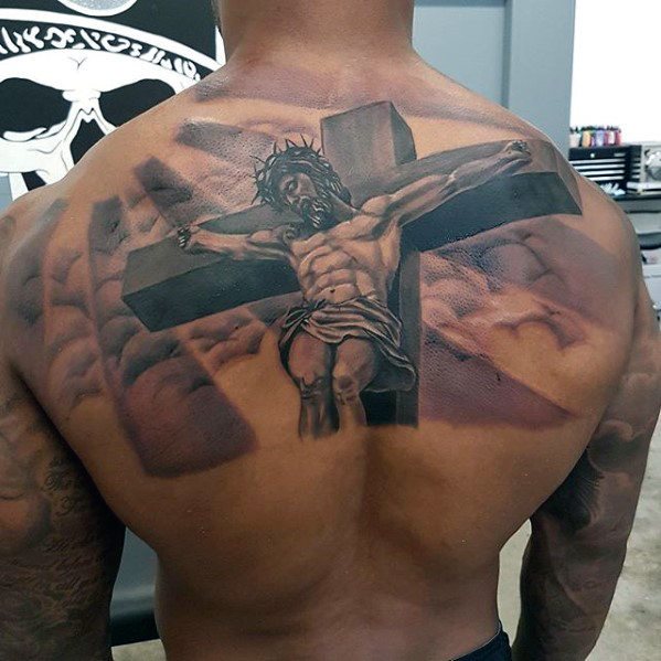 tatuaje jesus espalda para hombre 05