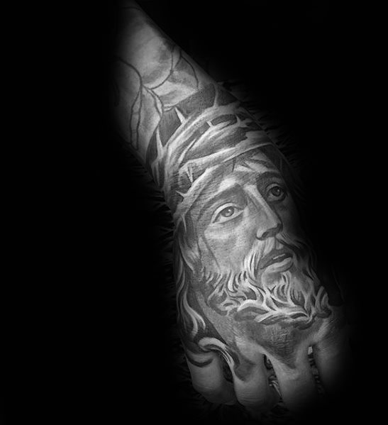 tatuaje jesus mano para hombre 01