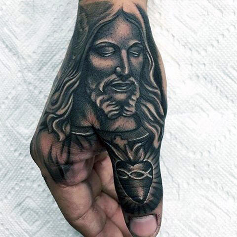 tatuaje jesus mano para hombre 03