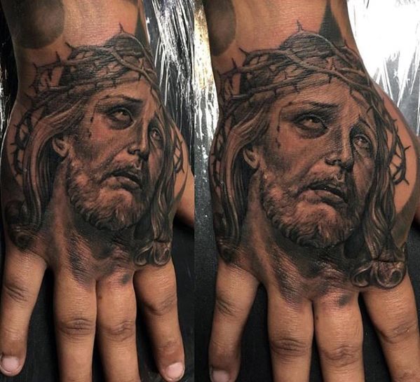 tatuaje jesus mano para hombre 07