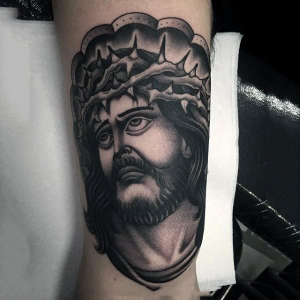 tatuaje jesus para hombre 108
