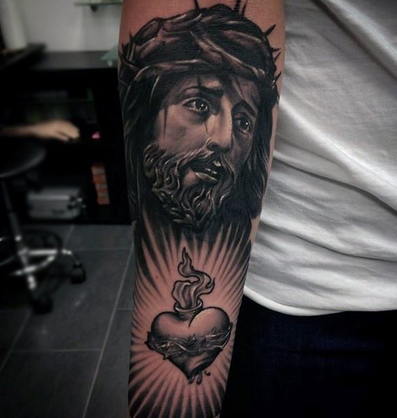tatuaje jesus para hombre 14