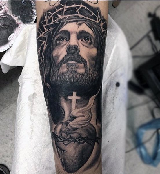 tatuaje jesus para hombre 75