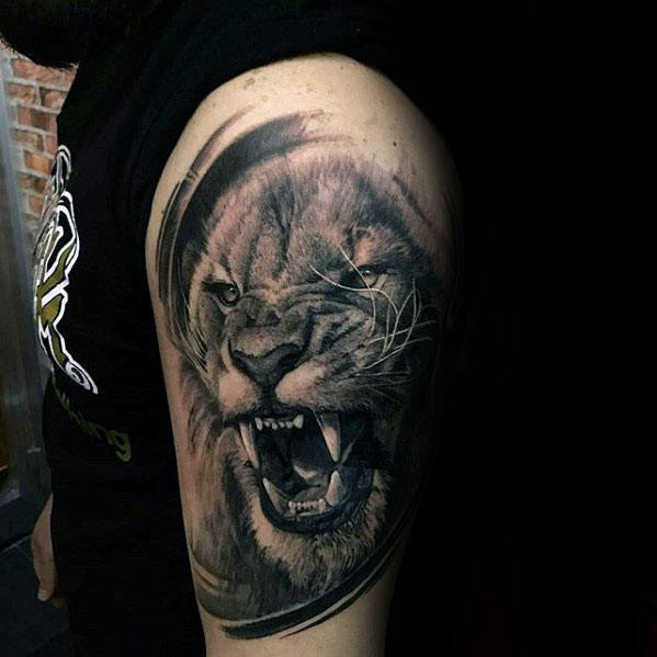 tatuaje leon realista para hombre 02