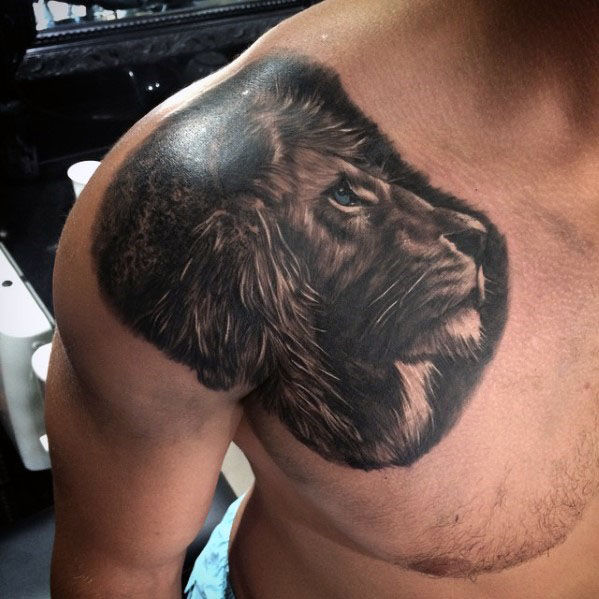 tatuaje leon realista para hombre 08