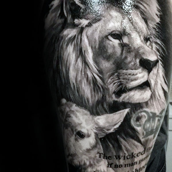 tatuaje leon realista para hombre 18