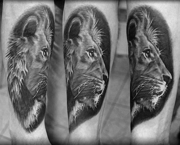 tatuaje leon realista para hombre 37