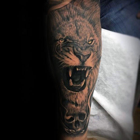 tatuaje leon realista para hombre 41