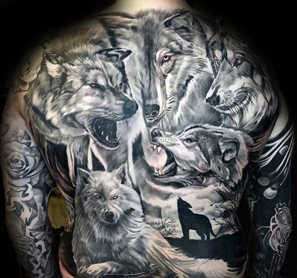 tatuaje lobo realista para hombre 29