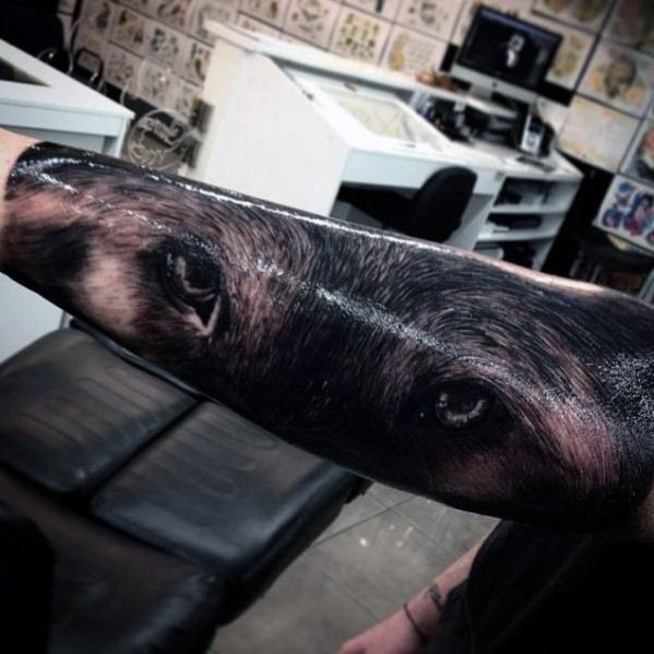tatuaje lobo realista para hombre 38