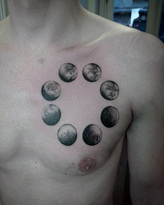 tatuaje luna realista para hombre 07
