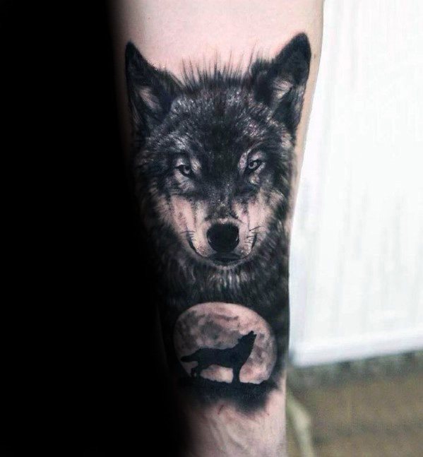 tatuaje luna realista para hombre 18