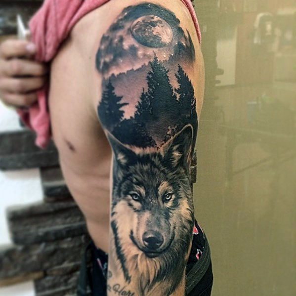 tatuaje luna realista para hombre 19