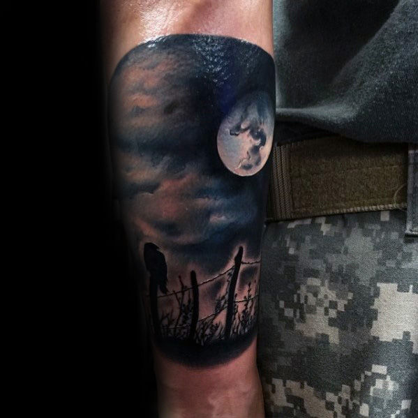 tatuaje luna realista para hombre 20