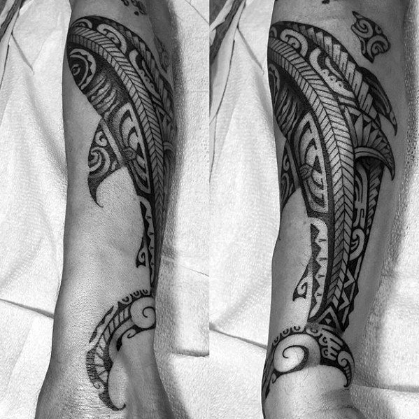 tatuaje polinesio antebrazo para hombre 21