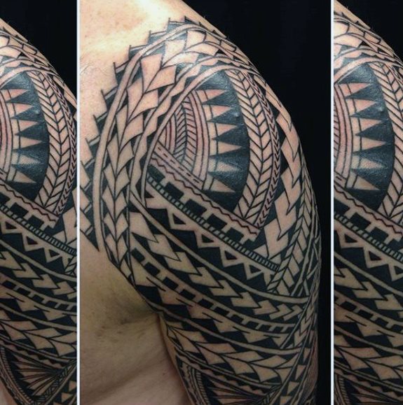 tatuaje polinesio brazo para hombre 09