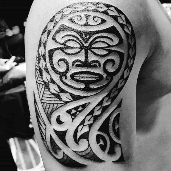 tatuaje polinesio brazo para hombre 18